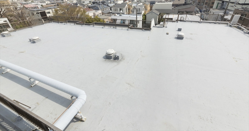 屋根塗装で屋根材の防水性能を復活させます